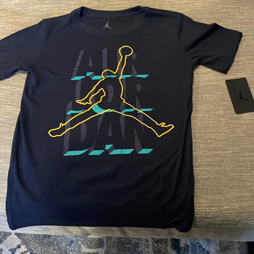 Air Jordan teen Large t-shirt nwt